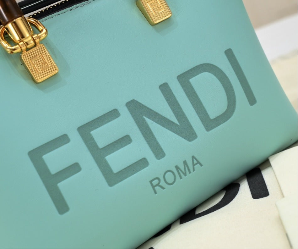Sac FENDI ROMA Bleu Ciel